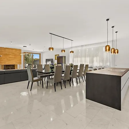 Villa Luxury Con Brio Pomer