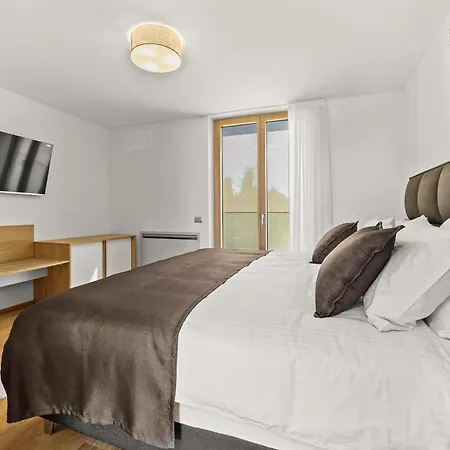 Luxury Con Brio ポメル