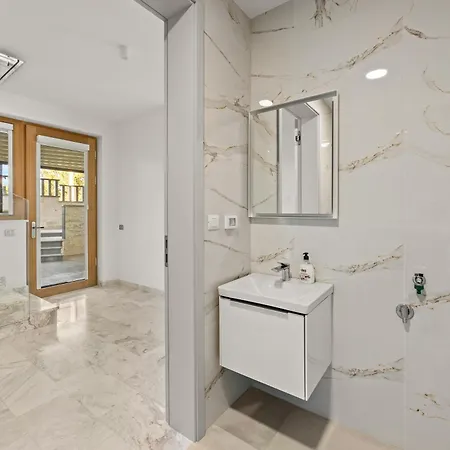 ヴィラ Luxury Con Brio *