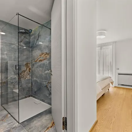 Luxury Con Brio ポメル