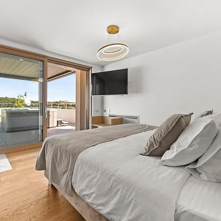 Luxury Con Brio * ポメル