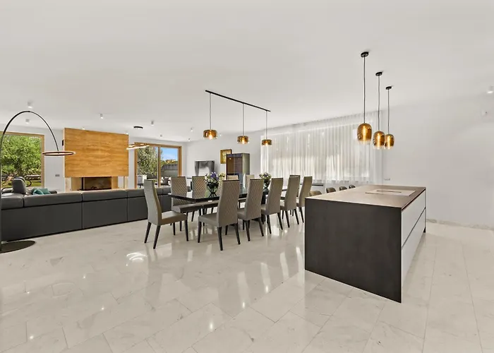Villa Luxury Con Brio Pomer