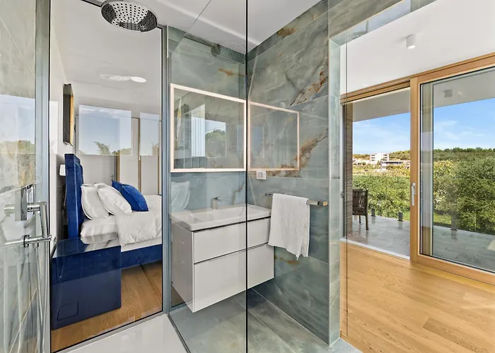 Luxury Con Brio