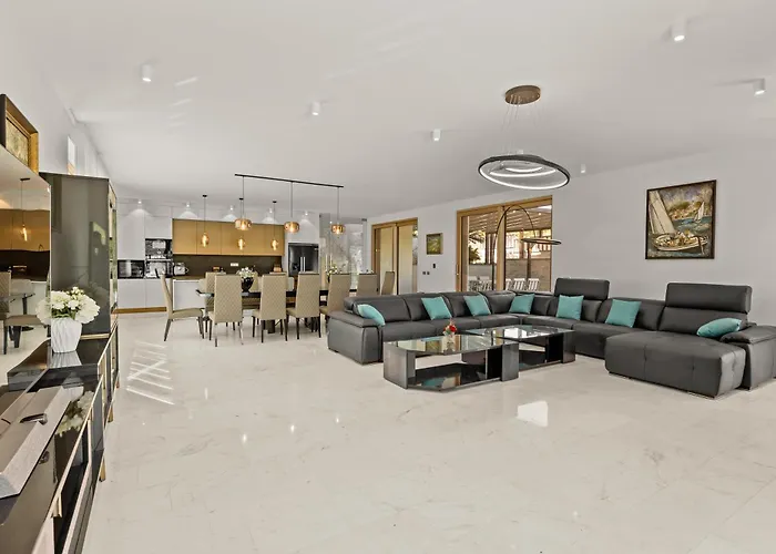 Luxury Con Brio Villa