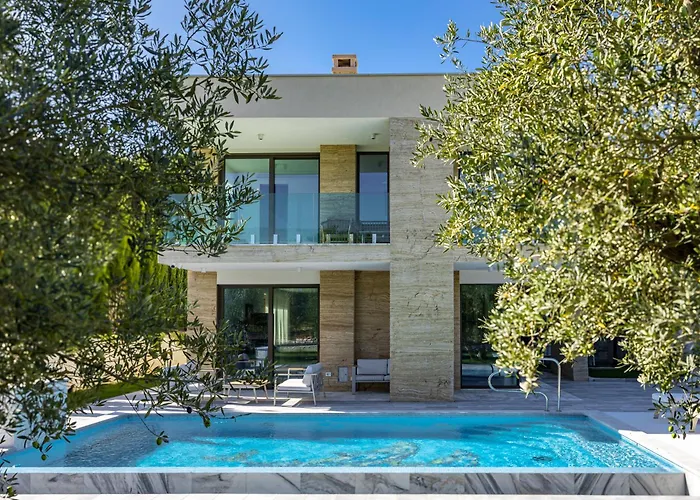 Villa Luxury Con Brio Pomer