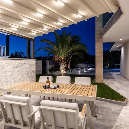 Villa Luxury Con Brio *