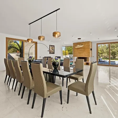 Luxury Con Brio *